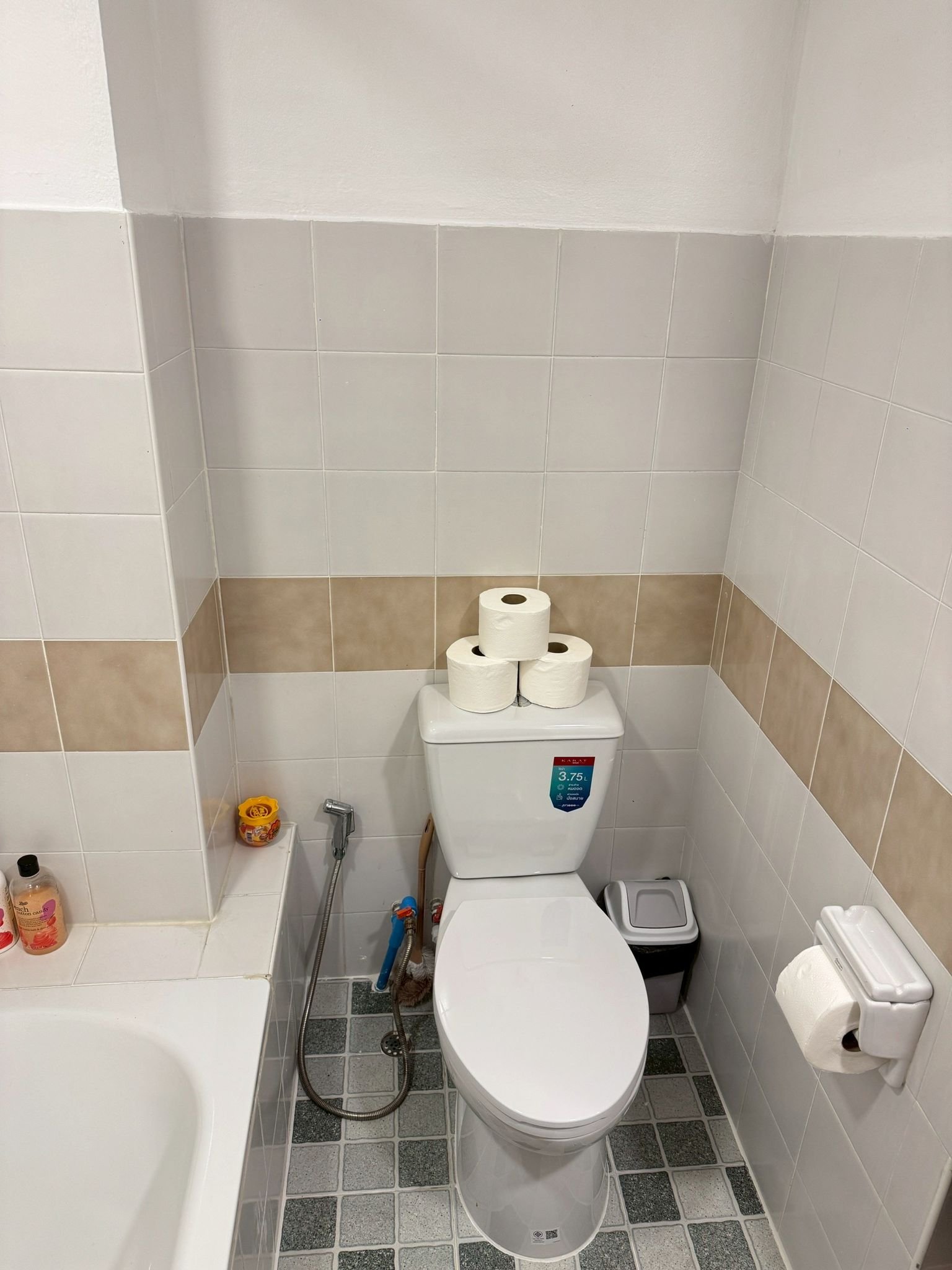 Jomtien Rimhad Condo - Image 2